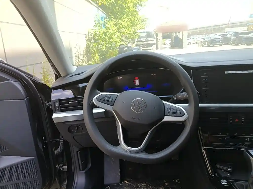 Passat Plug-in Hybrid 2025 430PHEV Hybrid Business Edition купить на сайте DeffCars