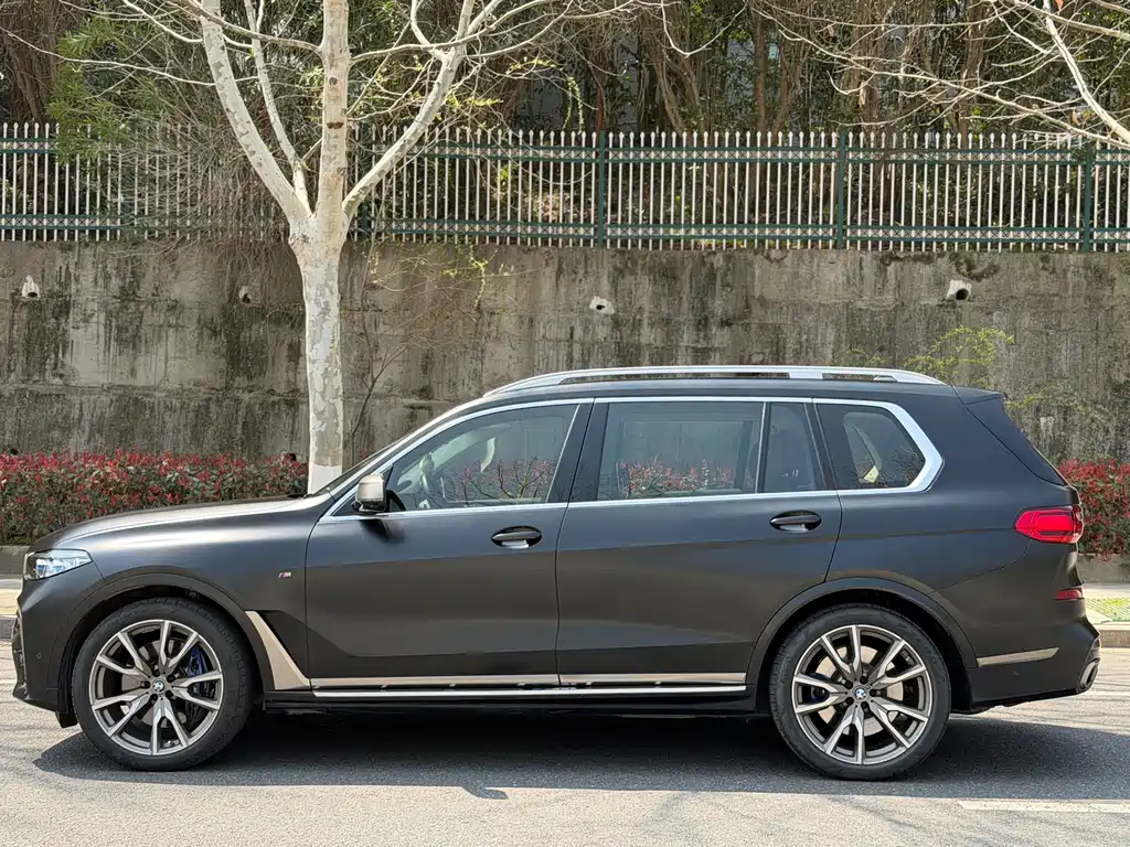 BMW X7 2022 xDrive M50i купить на сайте DeffCars