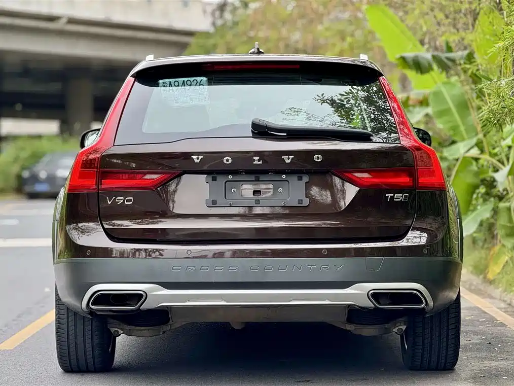 Volvo V90 2019 Cross Country T5 AWD Zhizun Edition National V купить на сайте DeffCars