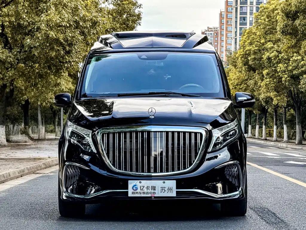 Mercedes-Benz V-Class 2022 V 260 L Long Wheelbase Luxury Edition купить на сайте DeffCars