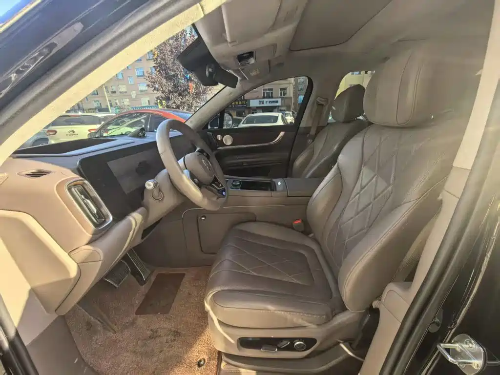 Wenjie M9 2024 extended range Ultra version 52kWh 6-seater version купить на сайте DeffCars