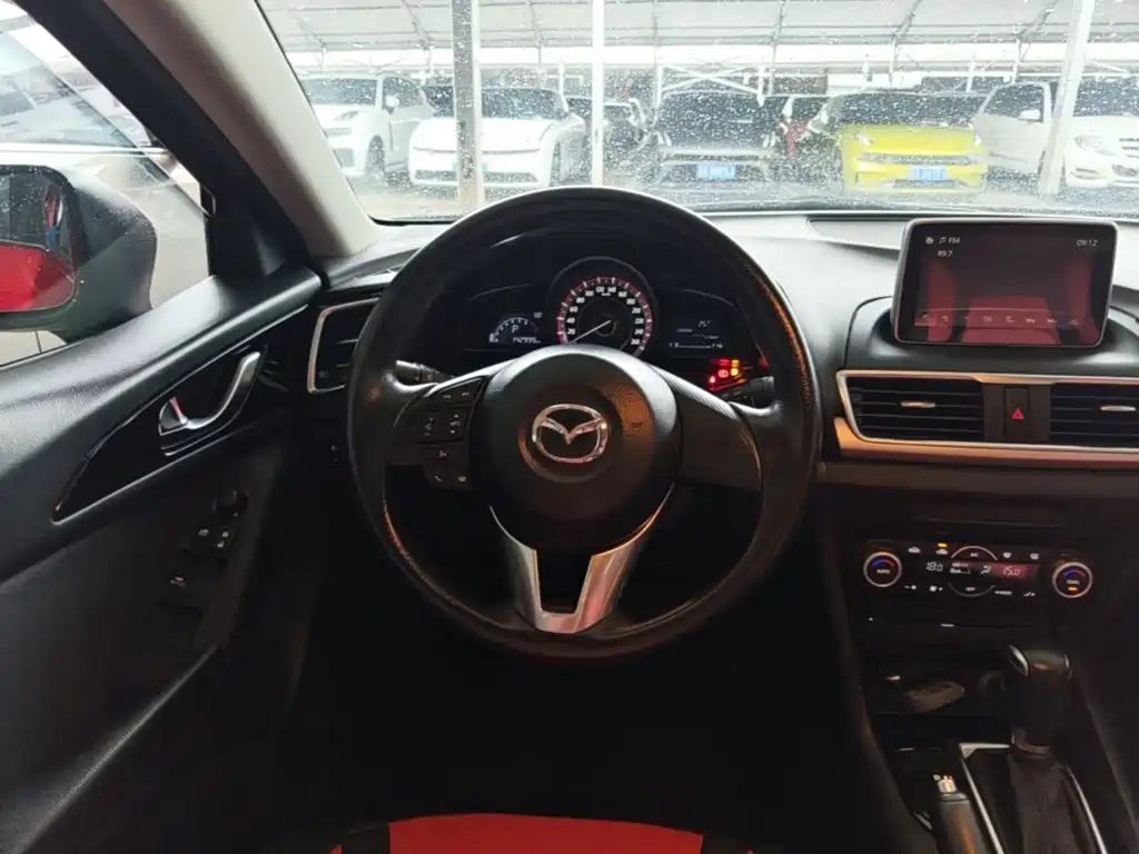 Mazda Axela 2016 sedan 1.5L automatic luxury model купить на сайте DeffCars