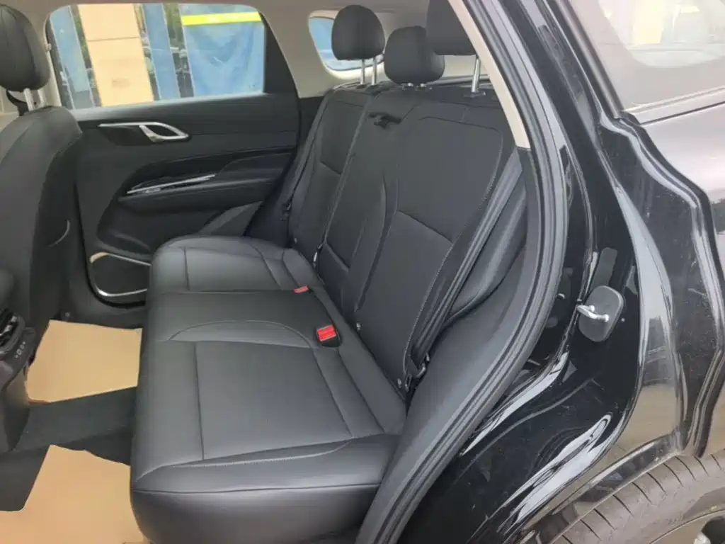Hongqi HS3 PHEV 2025 model 117km Jinwei PLUS version купить на сайте DeffCars
