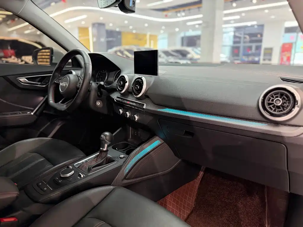 Audi Q2L 2022 35 TFSI Enterprising and Elegant Model купить на сайте DeffCars