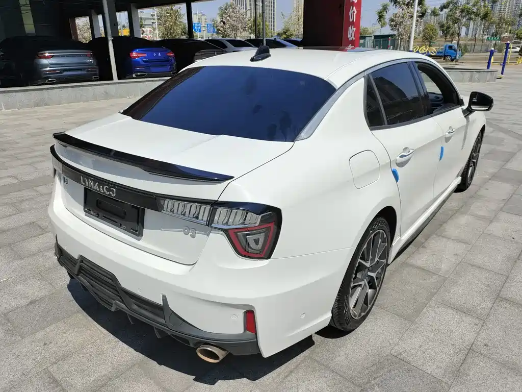 Lynk & Co 03 2019 1.5TD DCT Powerful Edition National VI купить на сайте DeffCars