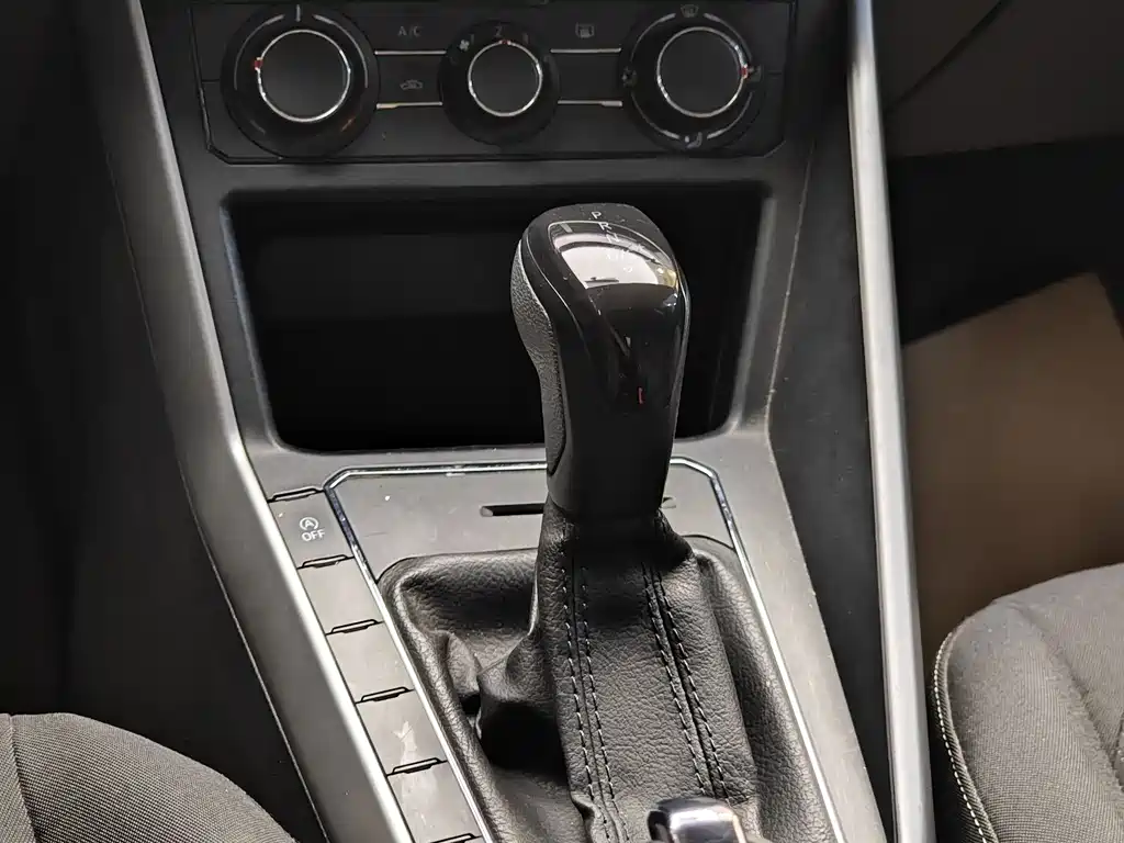 Polo 2023 facelift Plus 1.5L automatic indulgence version купить на сайте DeffCars