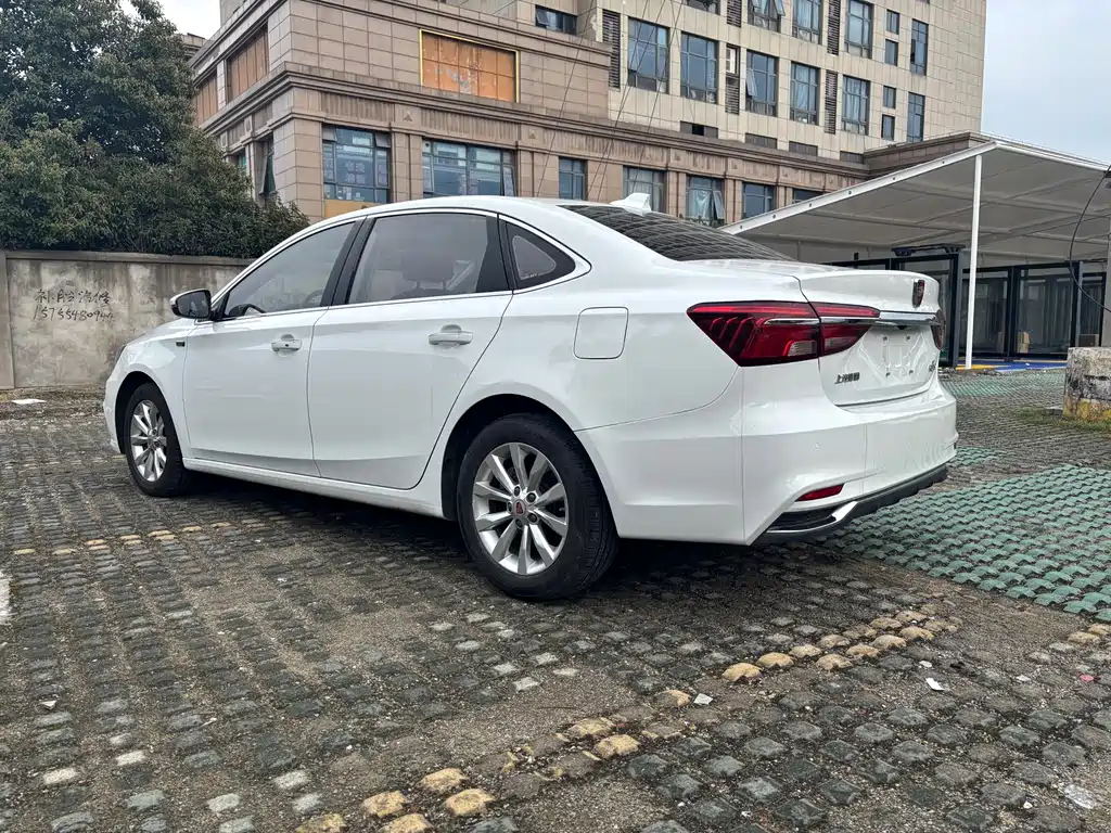 Roewe i6 New Energy 2017 45T Hybrid Internet Smart Edition купить на сайте DeffCars