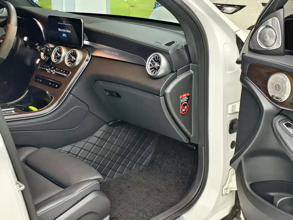Mercedes-Benz GLC 2021 GLC 260 L 4MATIC luxury model купить на сайте DeffCars
