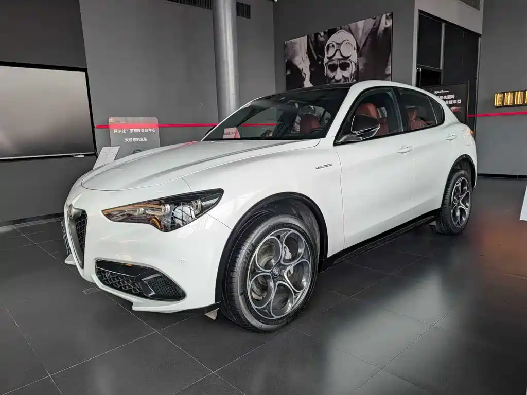 Stelvio 2023 2.0T 280HP Veloce Track Edition купить на сайте DeffCars