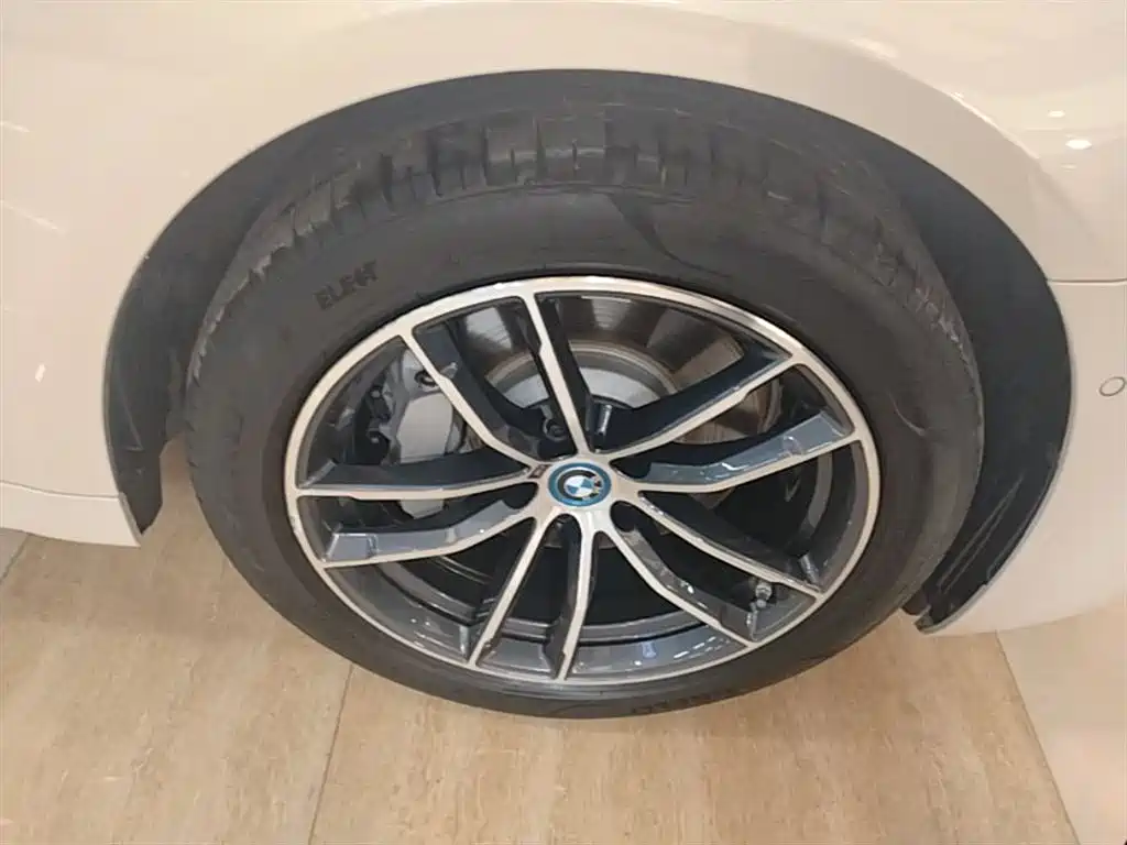 BMW 5 Series New Energy 2022 Model 2 535Le Pioneer Edition M Sports Package купить на сайте DeffCars