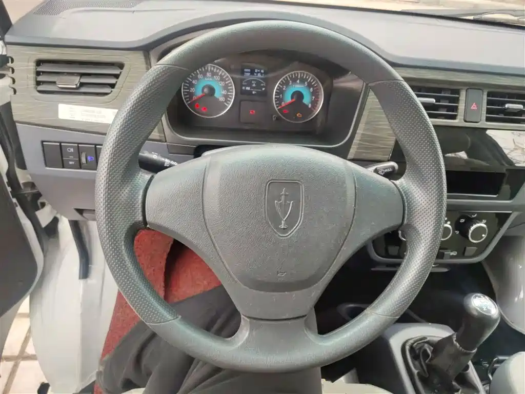 Hiace X30 2023 1.5L super luxury bus 5/6/7 seats non-air conditioning version SWC15M купить на сайте DeffCars