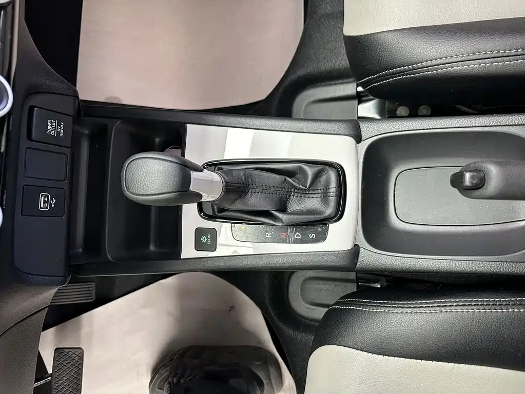 Fit 2022 1.5L CVT Trendy Sunroof Edition купить на сайте DeffCars