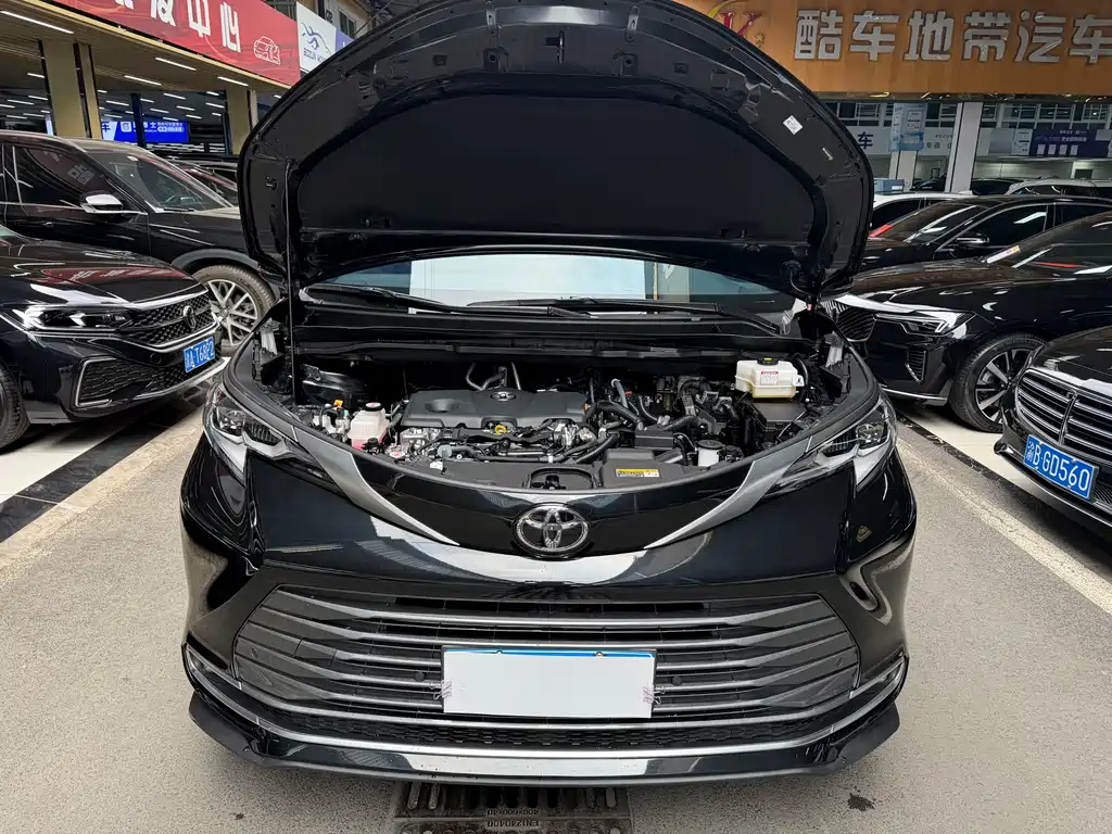 SIENNA 2024 2.5L Hybrid Deluxe Edition купить на сайте DeffCars