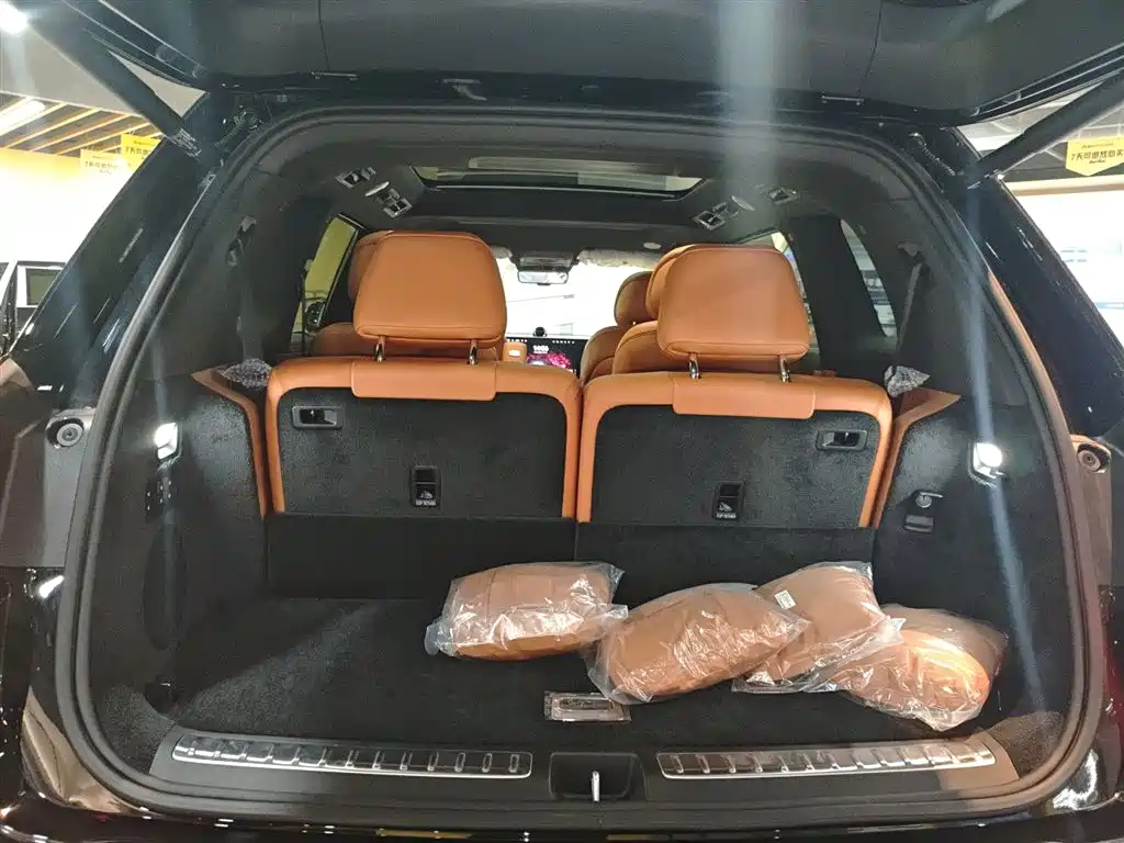 Wenjie M9 2025 extended range Ultra version 52kWh 6-seater version 192-line lidar) купить на сайте DeffCars