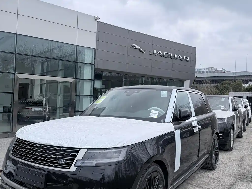 Range Rover 2026 3.0 L6 400PS SE long axis version купить на сайте DeffCars
