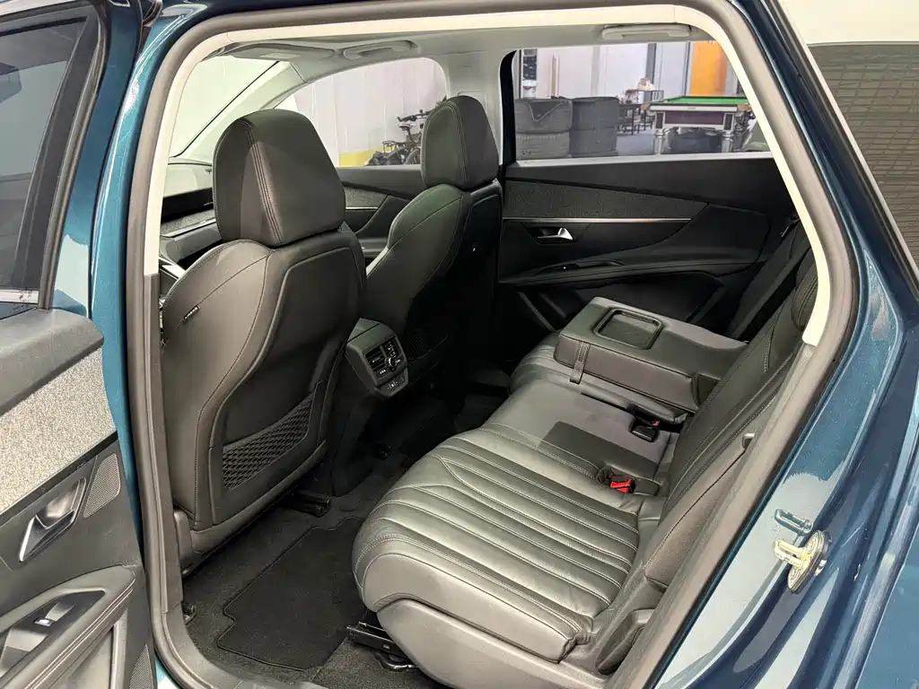 Peugeot 5008 2019 380THP 7-seat luxury version купить на сайте DeffCars