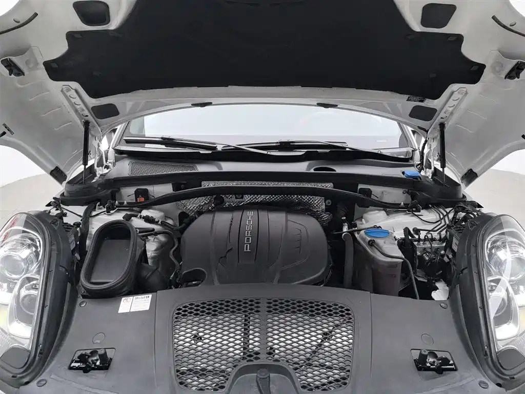 Macan 2017 Macan 2.0T купить на сайте DeffCars