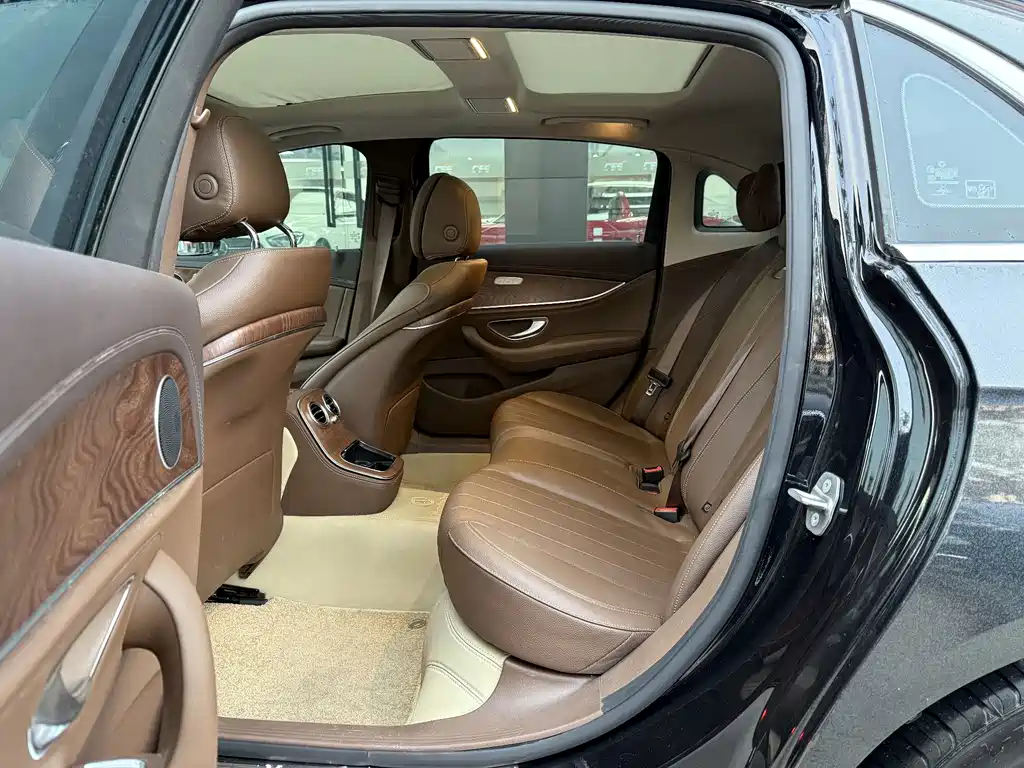 Mercedes-Benz E-Class New Energy 2022 facelift E 350 e L plug-in hybrid sedan купить на сайте DeffCars