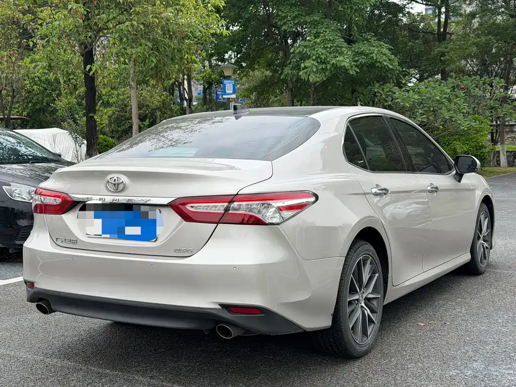 Camry 2021 2.5G Deluxe Edition купить на сайте DeffCars