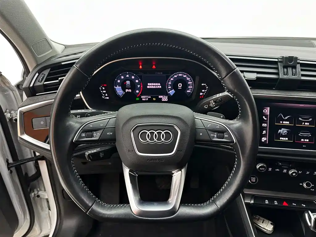 Audi Q3 2021 35 TFSI Fashionable and Dynamic купить на сайте DeffCars