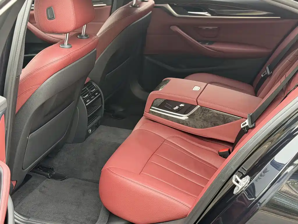 BMW 5 Series 2018 facelift 530Li leading M sports package купить на сайте DeffCars