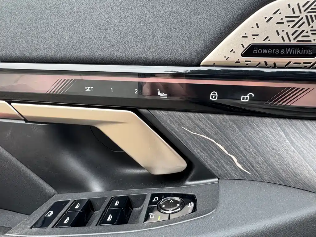 BMW 5 Series 2025 530Li Exclusive M Sports Package купить на сайте DeffCars