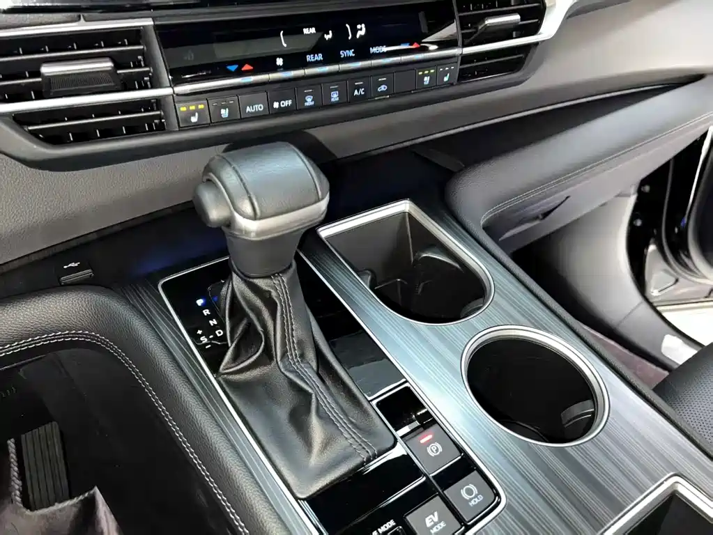 SIENNA 2021 2.5L Hybrid Premium Edition купить на сайте DeffCars