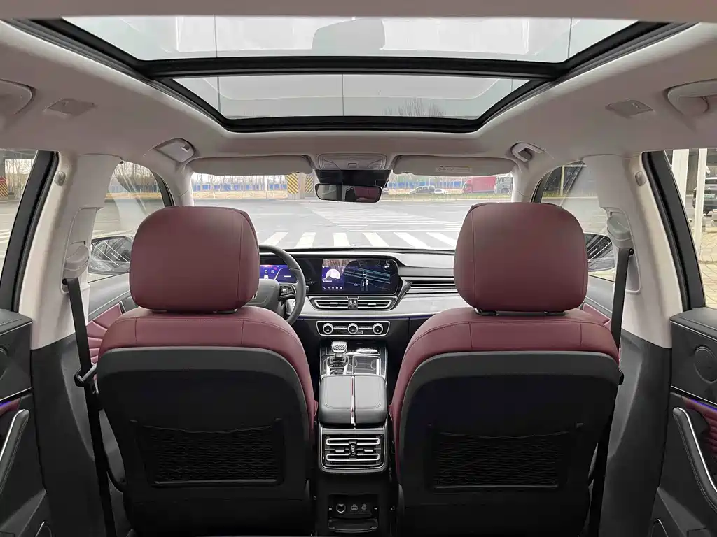 Hongqi HS5 2023 2.0T Qixiang Pro version купить на сайте DeffCars