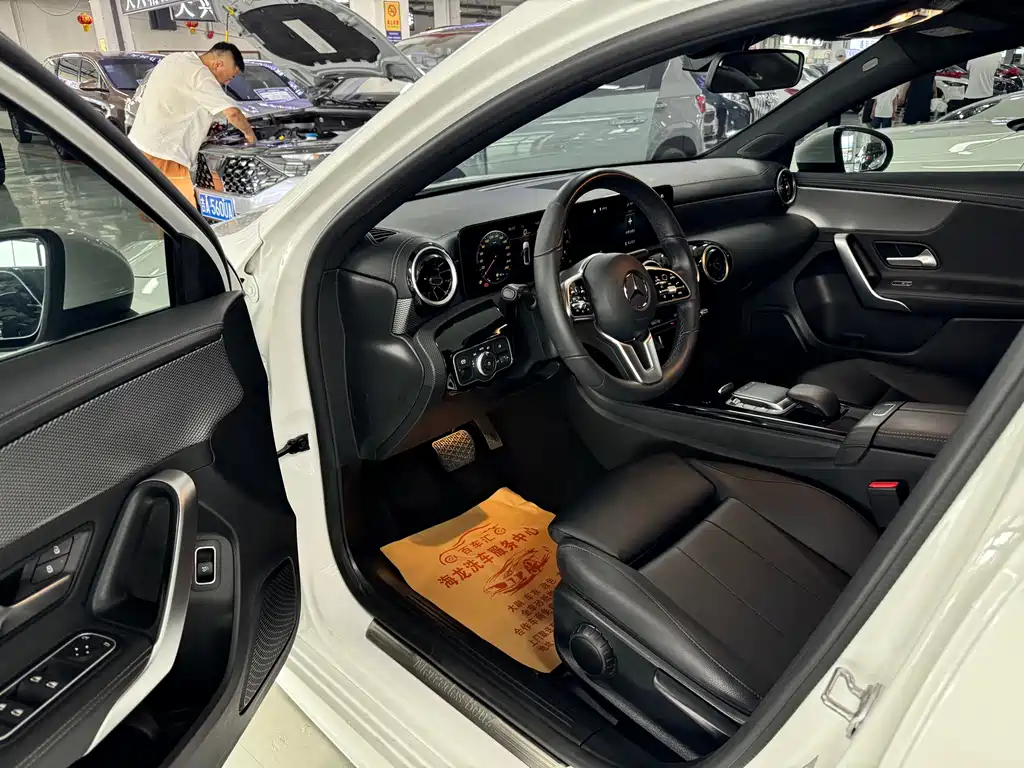 Mercedes-Benz A-Class 2022 facelift A 180 L sports sedan купить на сайте DeffCars