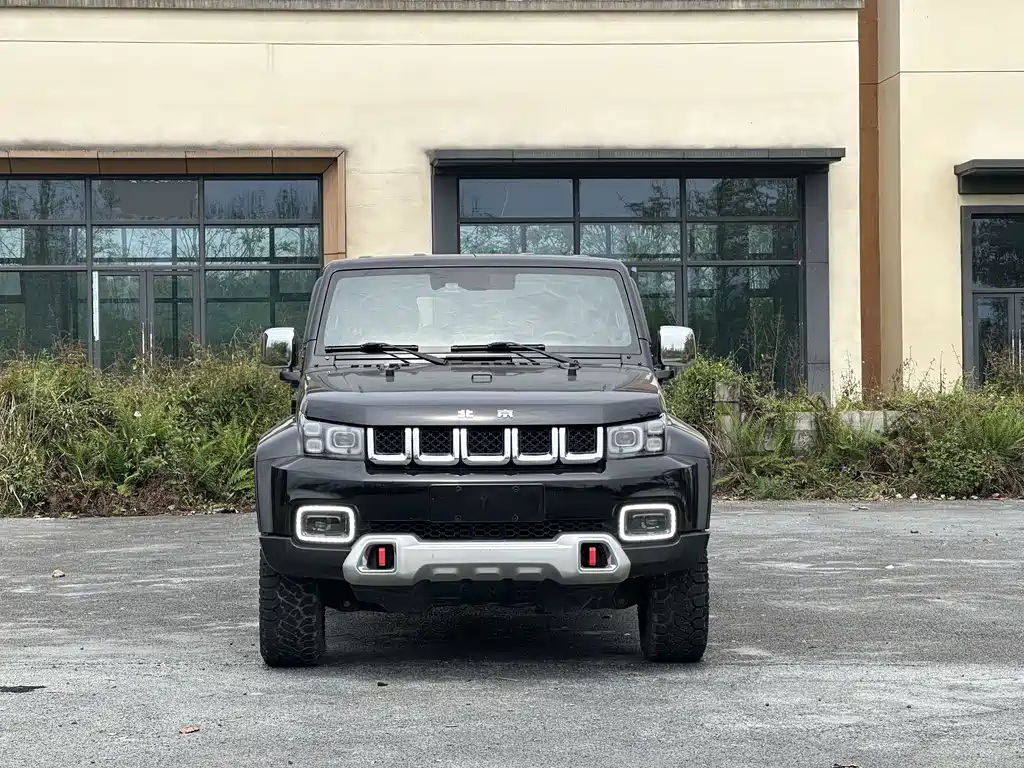 Beijing Off-Road BJ40 2019 PLUS 2.3T Automatic Four-wheel Drive Exclusive Edition National VI купить на сайте DeffCars
