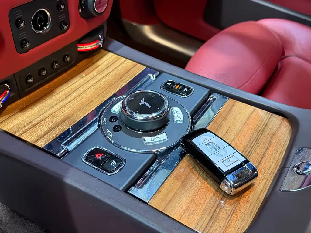 Ghost 2018 6.6T long wheelbase version купить на сайте DeffCars