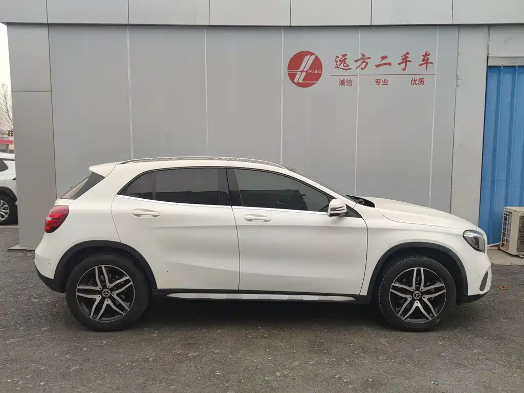 Mercedes-Benz GLA 2017 GLA 200 Fashion Model купить на сайте DeffCars