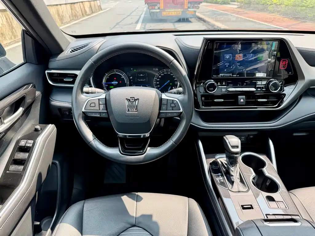 Crown Lufang 2024 2.5L HEV four-wheel drive luxury version купить на сайте DeffCars