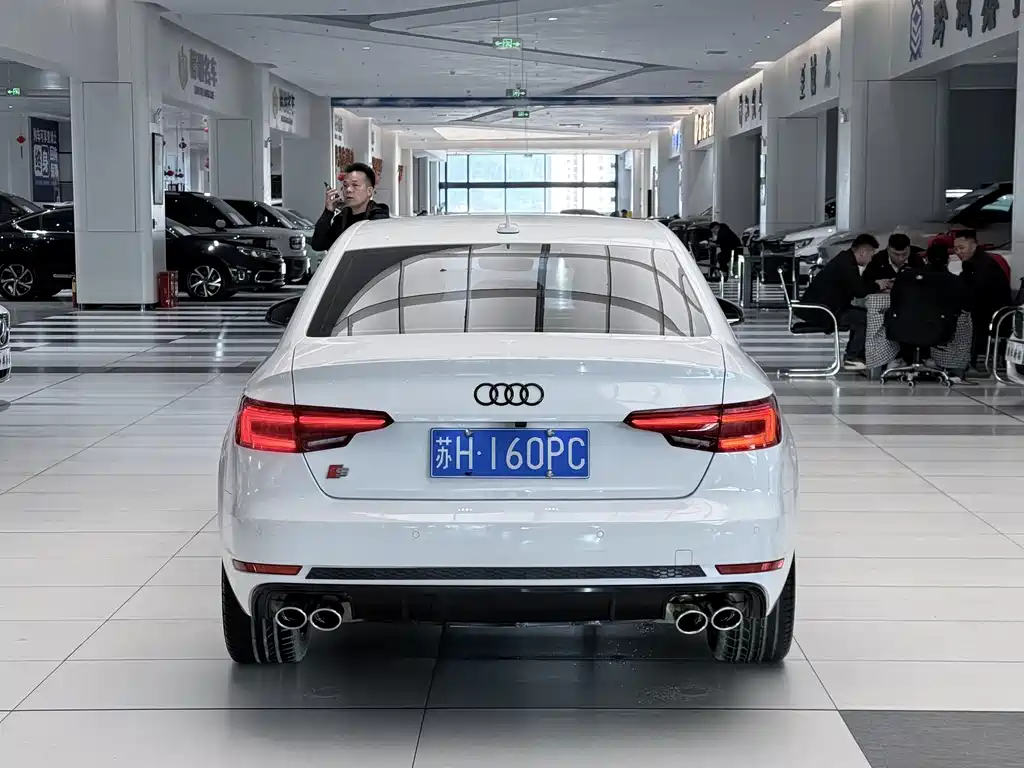 Audi A4L 2018 30th Anniversary Model 40 TFSI Enterprising купить на сайте DeffCars