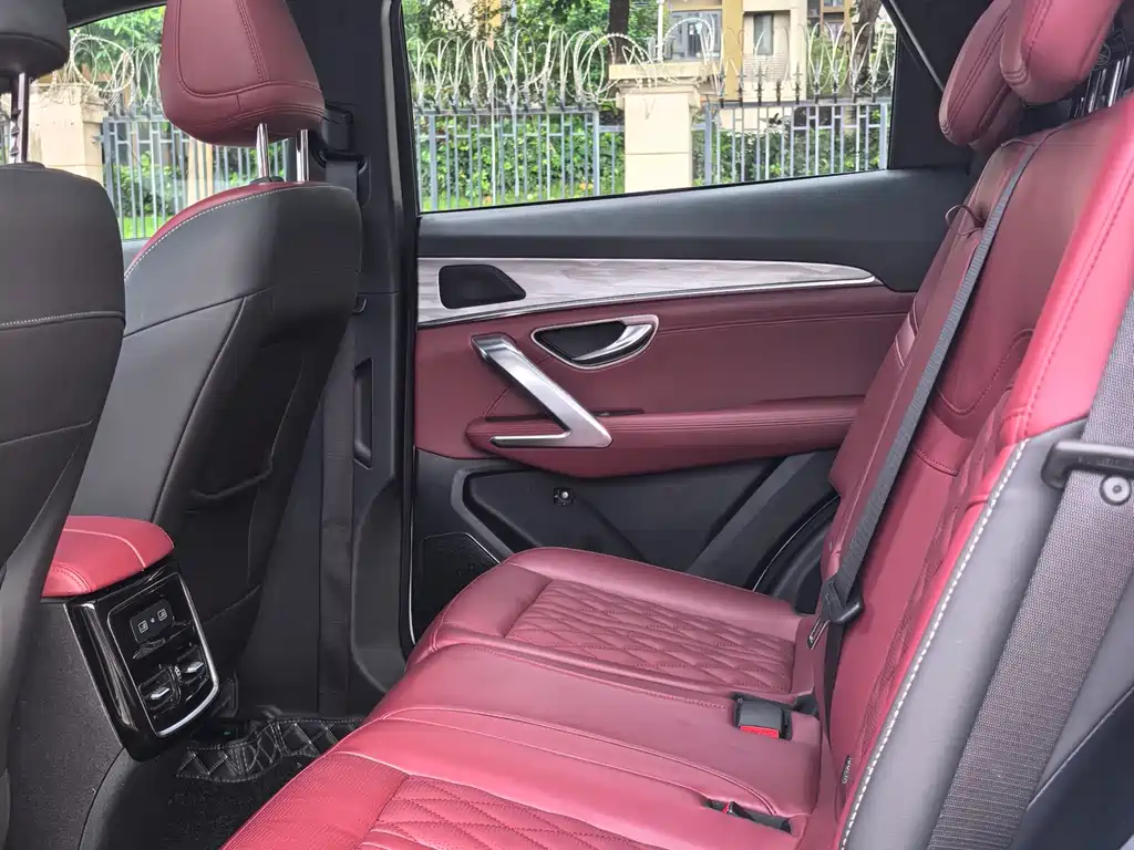 Jietu X70 PLUS 2023 model 1.5T DCT Brave PLUS 7 seats купить на сайте DeffCars