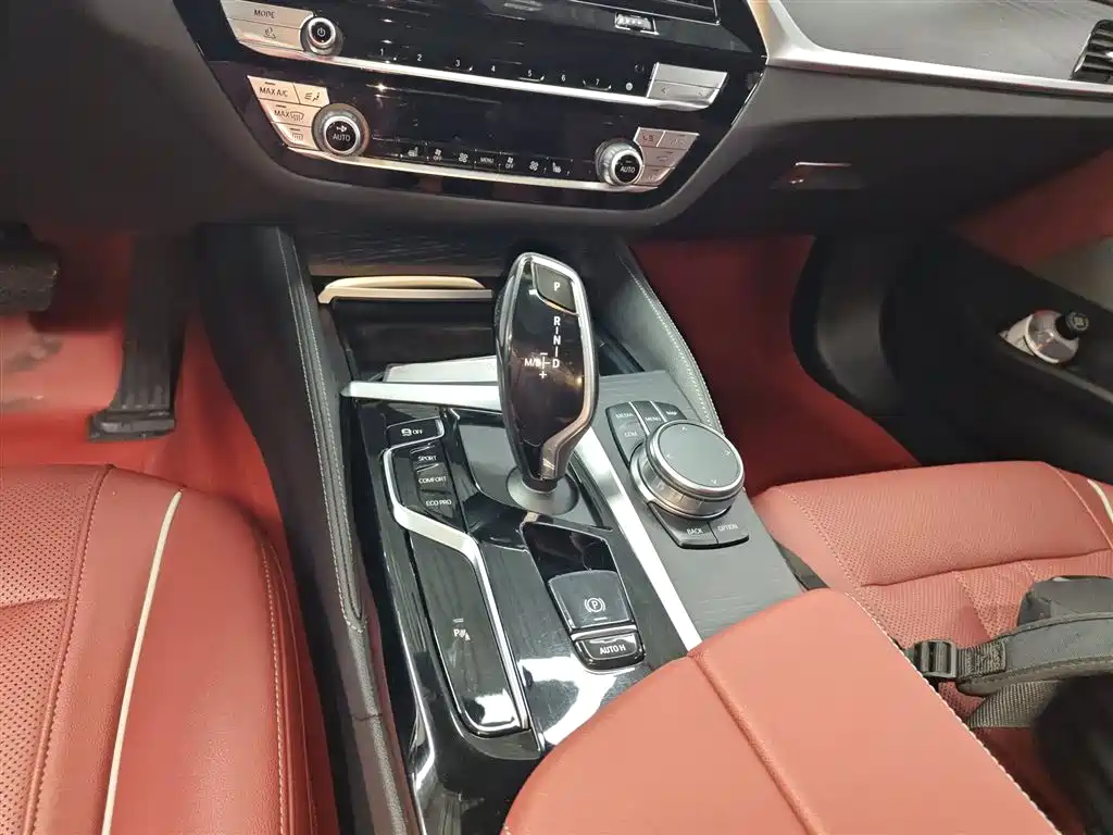 BMW 5 Series 2022 facelift 530Li leading M sports package купить на сайте DeffCars