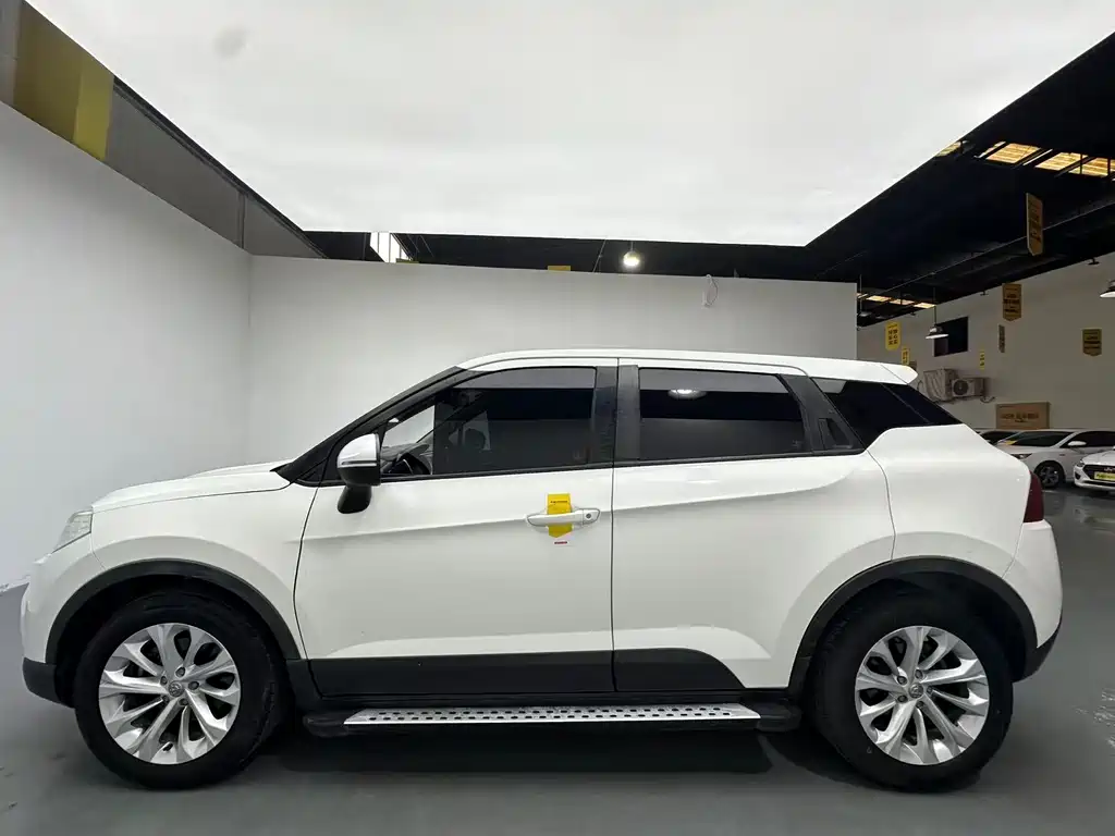 Zhonghua V3 2016 1.5L manual comfort type купить на сайте DeffCars