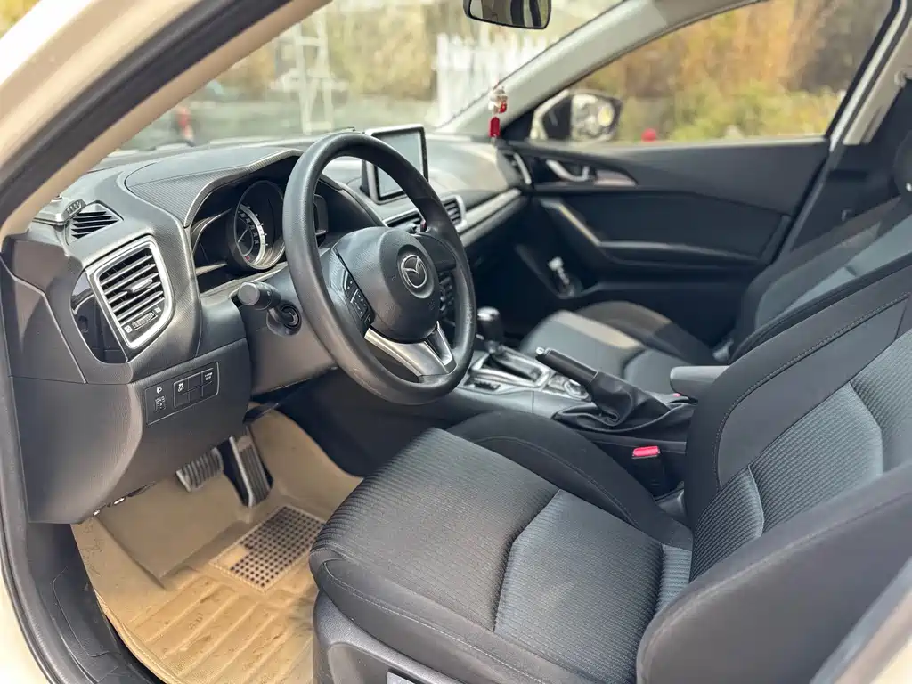 Mazda3 Angkesela 2014 sedan 1.5L automatic comfort type купить на сайте DeffCars