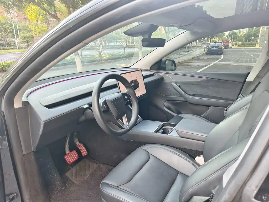 Model Y 2025 rear-wheel drive version купить на сайте DeffCars