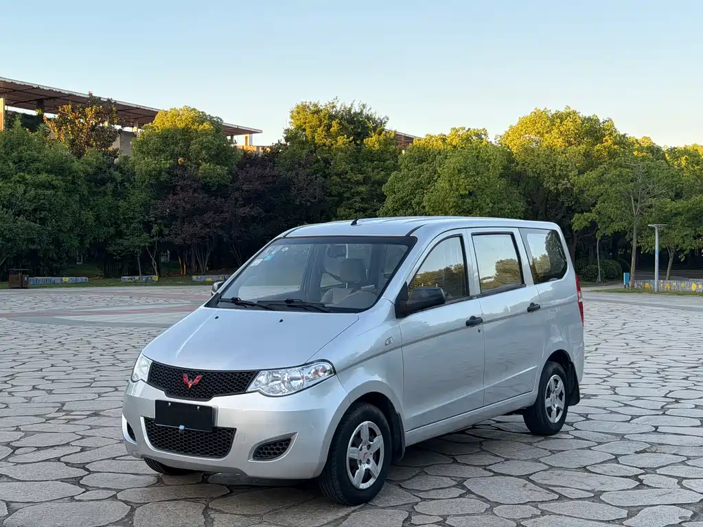 Hongguang 2014 1.2L basic model National IV купить на сайте DeffCars