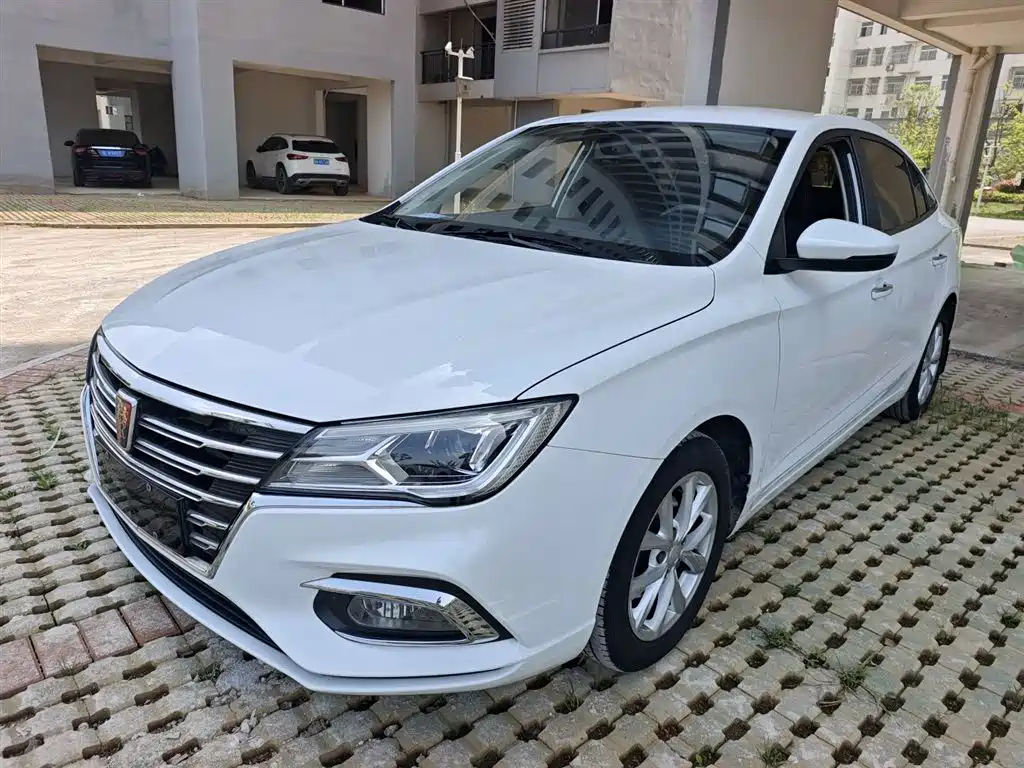 Roewe i5 2020 1.5L manual 4G Internet leading version купить на сайте DeffCars