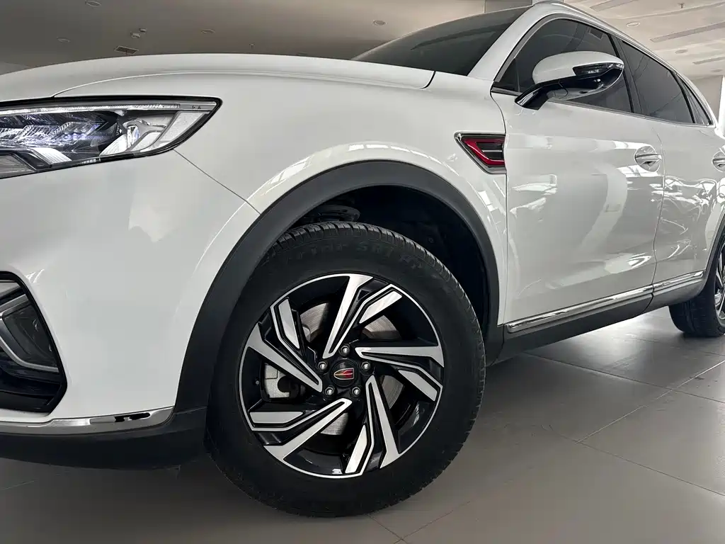 Hongqi HS5 2022 2.0T Zhilian Flagship Edition купить на сайте DeffCars