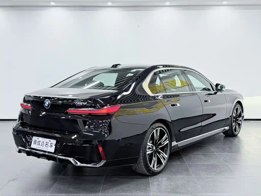 BMW 7 Series 2023 735Li M Sports Package купить на сайте DeffCars