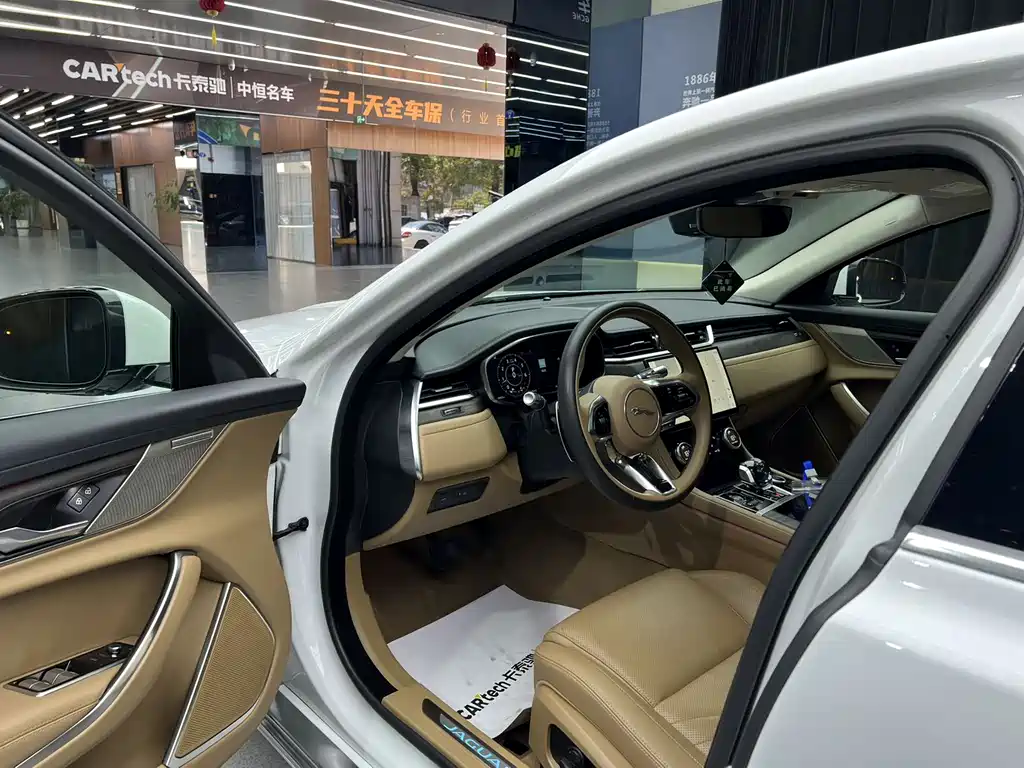 Jaguar XFL 2022 XFL 2.0T P250 two-wheel drive exclusive luxury version купить на сайте DeffCars