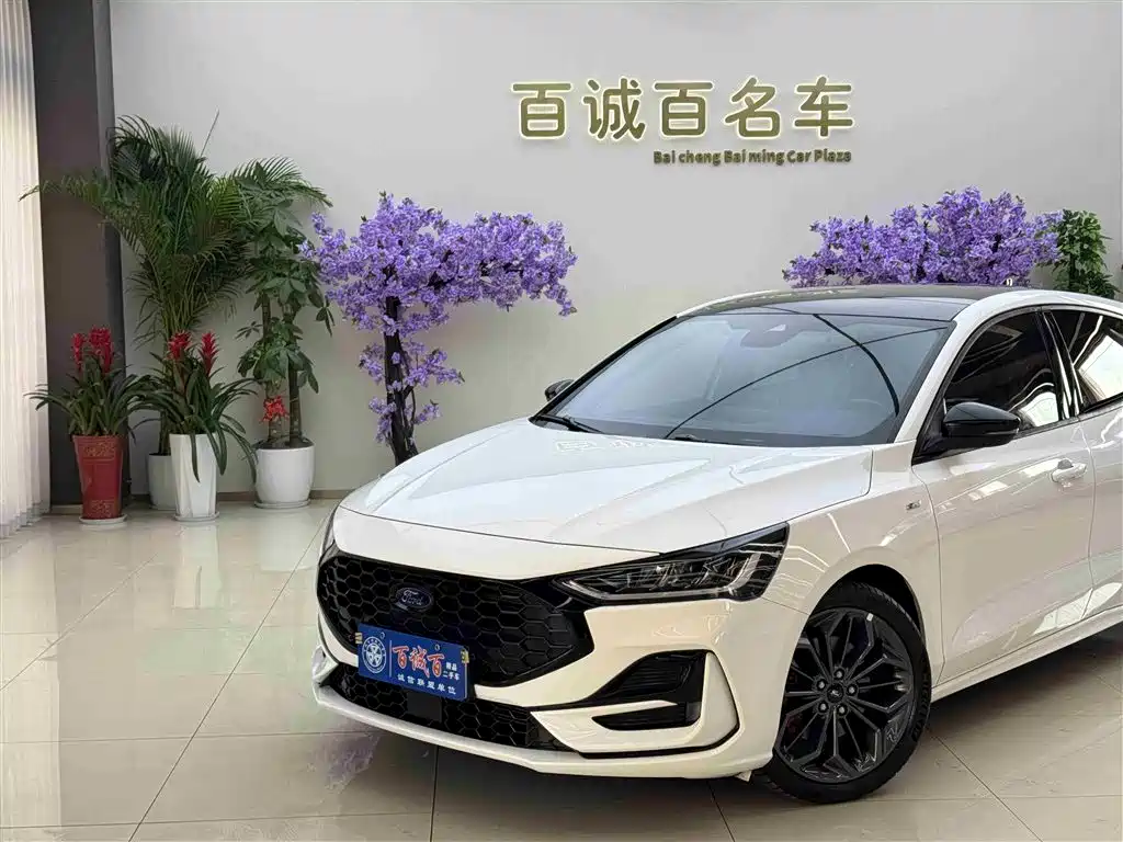 Focus 2022 Hatchback EcoBoost 180 Automatic ST Line купить на сайте DeffCars
