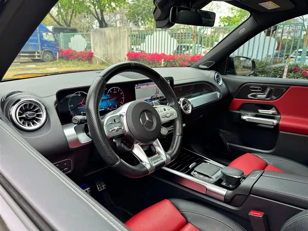 Mercedes-Benz GLB AMG 2022 AMG GLB 35 4MATIC купить на сайте DeffCars