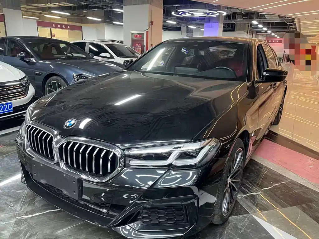 BMW 5 Series 2022 530Li Leading M Sports Package купить на сайте DeffCars