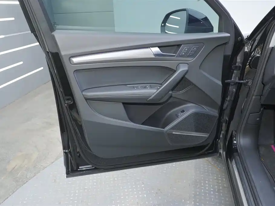Audi Q5L 2022 45T luxury and dynamic model купить на сайте DeffCars