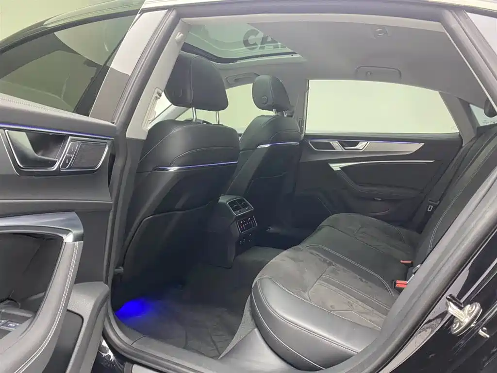 Audi A7L 2024 45 TFSI luxury model купить на сайте DeffCars