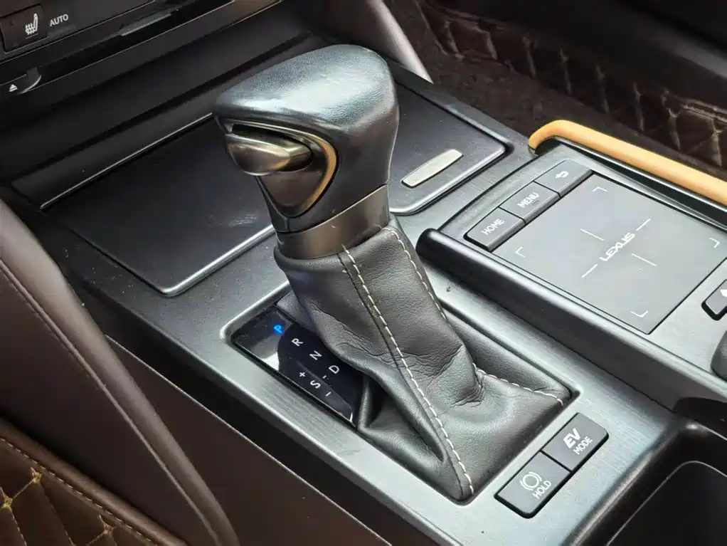 Lexus ES 2018 300h Excellence Edition National V купить на сайте DeffCars
